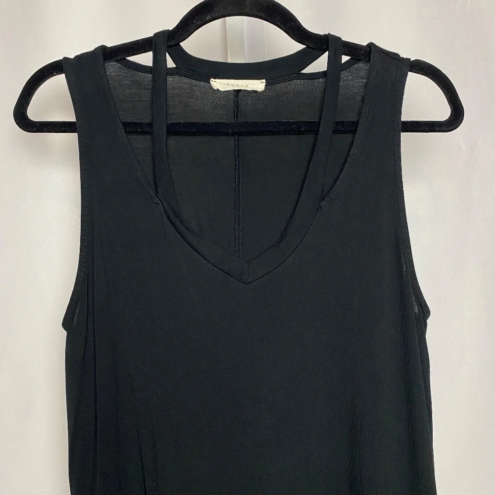 💙5/$15. Entro Sleeveless Black Strappy Neckline Flowy Emo Fairy Goth Top Small